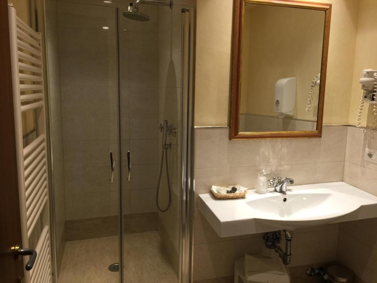 Hotel Le Due Fontane ฟลอเรนซ์ ภายนอก รูปภาพ