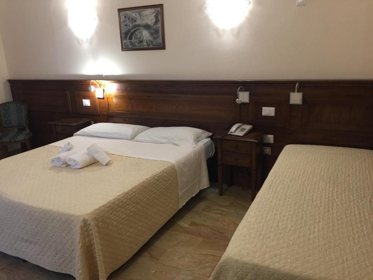 Hotel Le Due Fontane ฟลอเรนซ์ ภายนอก รูปภาพ