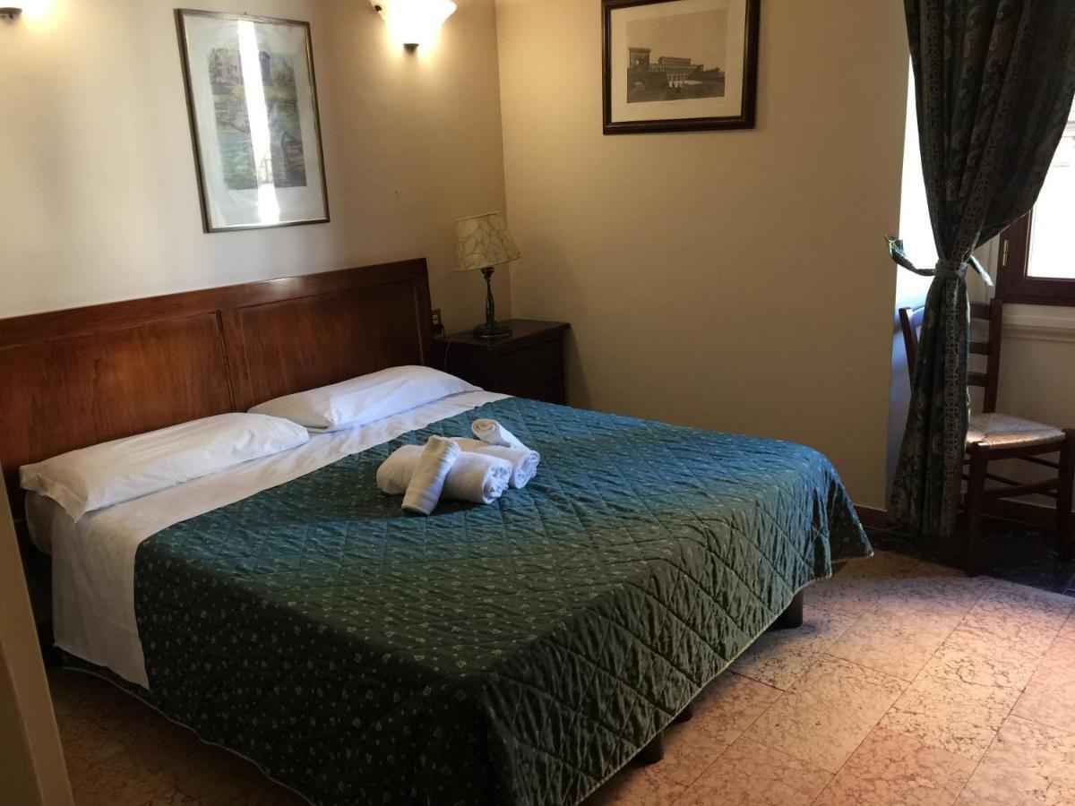 Hotel Le Due Fontane ฟลอเรนซ์ ภายนอก รูปภาพ